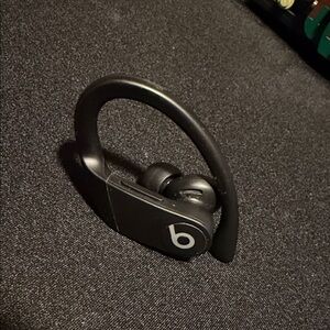 Beats Powerbeats Pro, LEFT only.